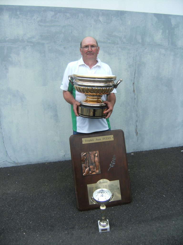 Michel Marie Thérèse: C'est le champion 2012 , respect Monsieur !
